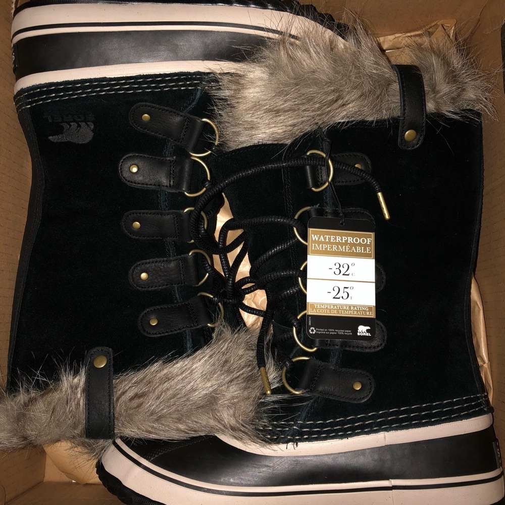 SOREL Joan of Arc waterproof boots size 9 NEW
